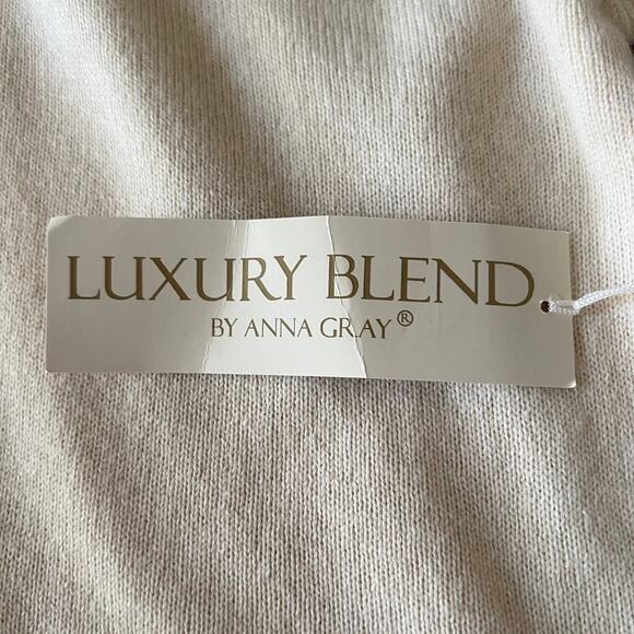 Luxury Blend‎ by Anna Gray Womens Silk Blend Sweater Opal Size M NWT Minimalist - Picture 6 of 6
